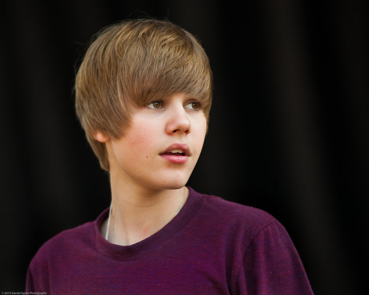 what color is justin bieber eyes. the Justin Bieber Look.